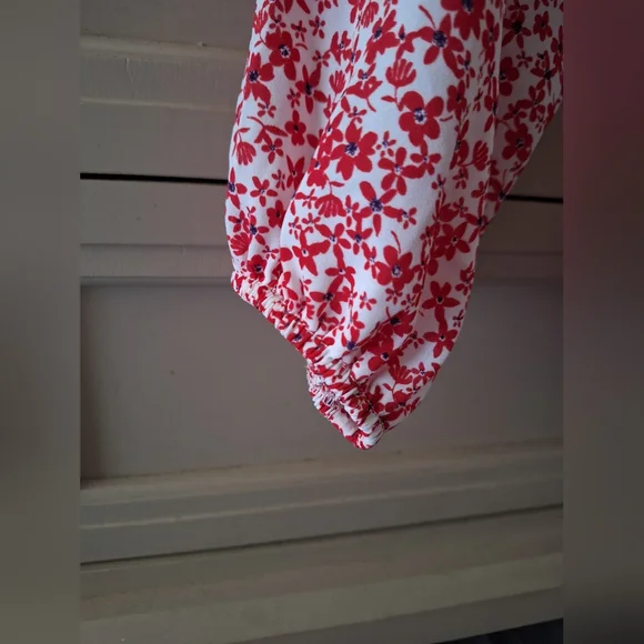 Floral Red Women's Top Size M - Picture 4 of 5